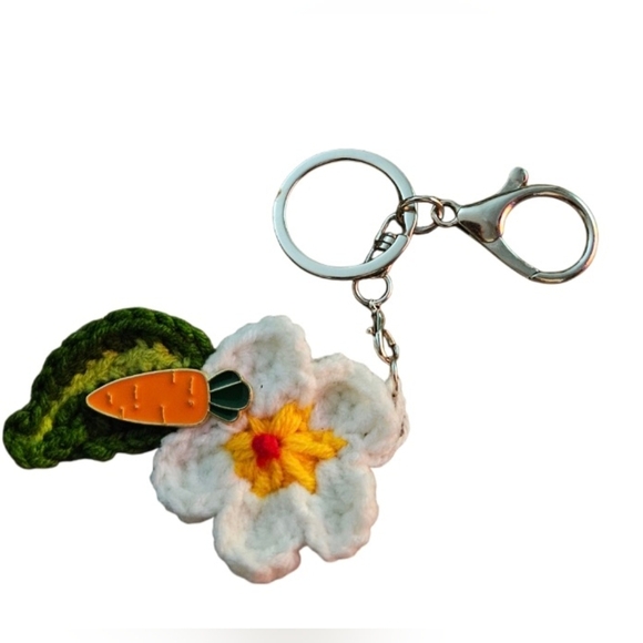 Handmade Keychain Crochet Flower Carrot  Enamel Pin White Zipper Pull Accessory - Picture 4 of 17